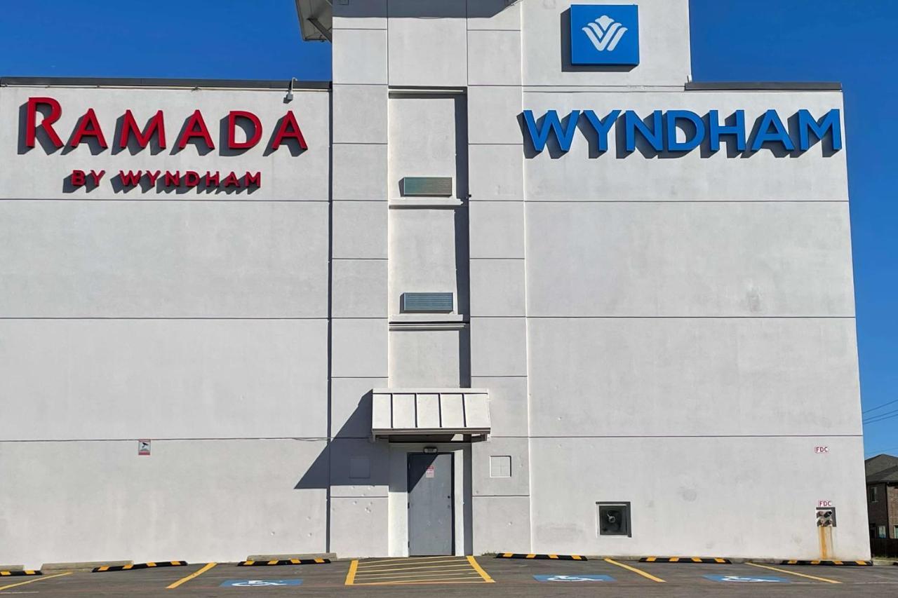 Ramada By Wyndham Dfw Airport Hotel Irving Kültér fotó