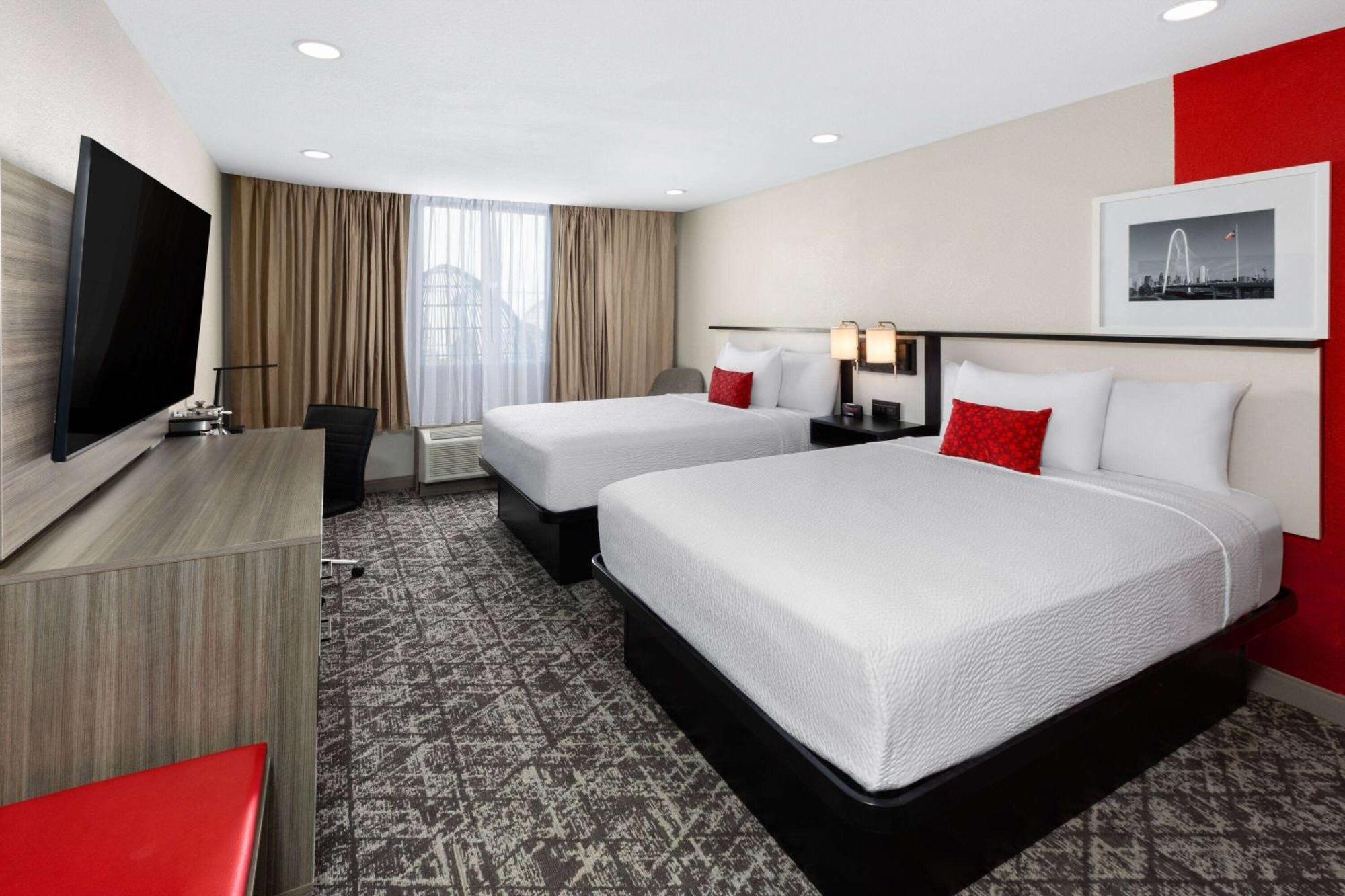 Ramada By Wyndham Dfw Airport Hotel Irving Kültér fotó